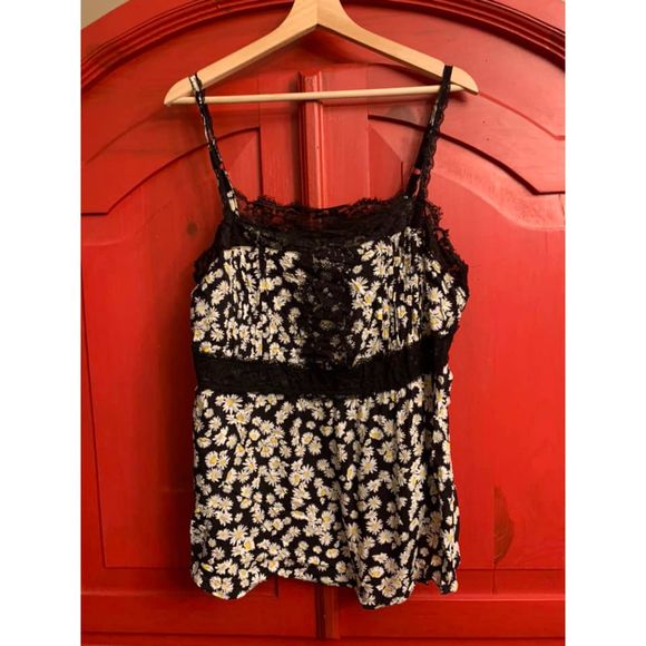torrid Tops - Torrid Sze 1 14/16 Daisy Summer Tank Top Lace Trim Soft Slinky Cool Layering EUC